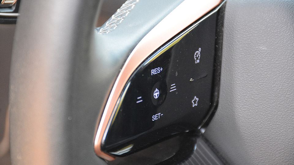 تست و بررسی اکستریم وی ایکس مدیران خودرو (Xtrim VX)